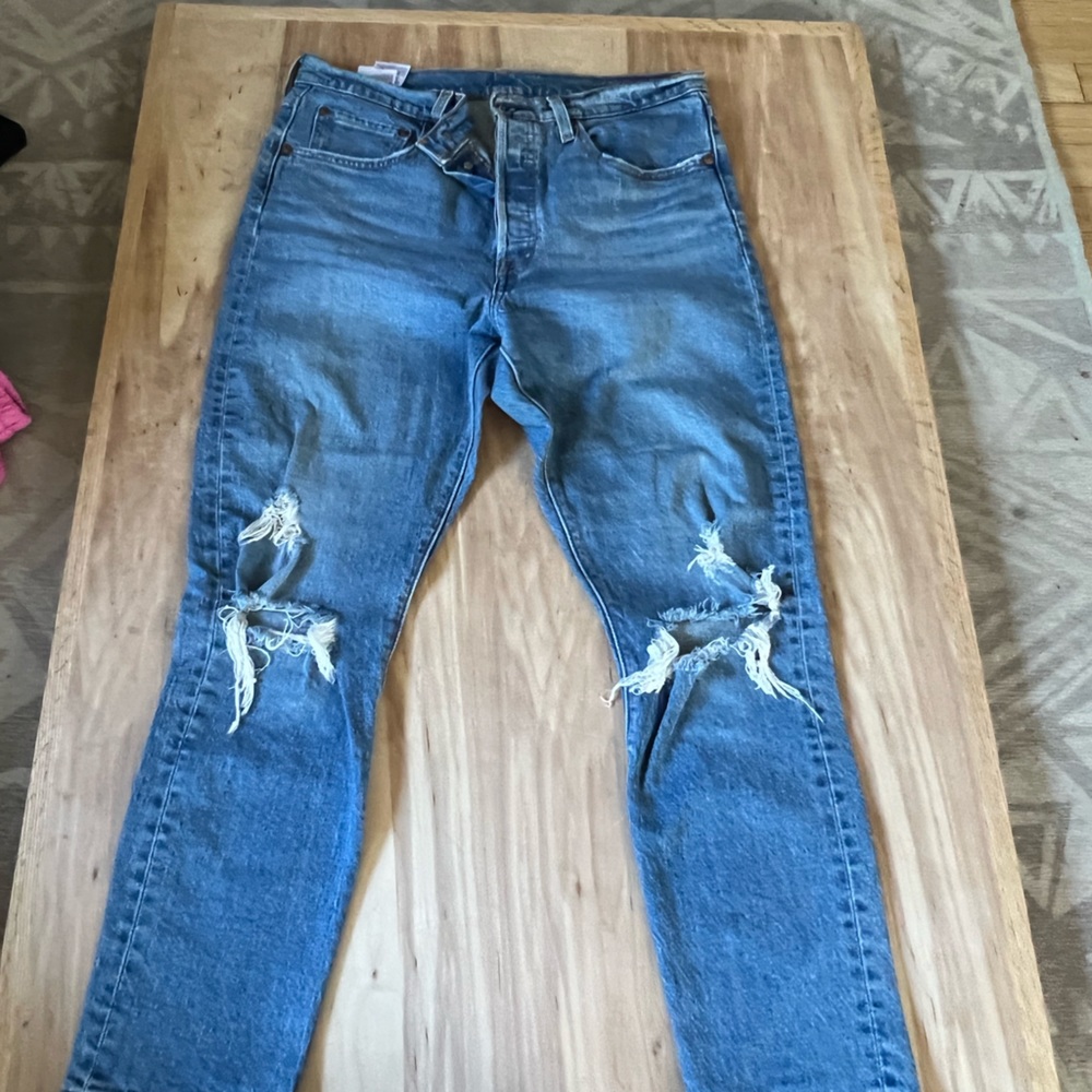 Distressed Levi 501 jeans